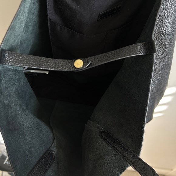 Banana Republic Tote East-West Pebbled Cow Leather Black 14x15 Unstructured Soft - Picture 6 of 13